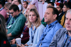 正在协做机械人取挪动机械